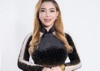 Hoa hậu Nguyễn Thị Thanh Thúy trao tặng kinh phí sửa chữa các điểm trường vùng núi