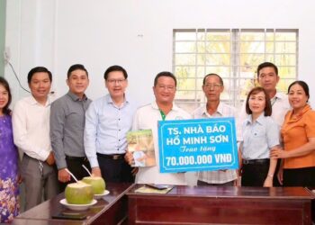 Viện IMRIC – Viện IRLIE; Tạp chí Doanh nghiệp và Trang trại Việt Nam: Trao kinh phí xây cầu nông thôn cho xã Phú Long