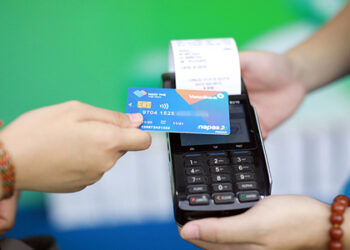 Vì sao một số ngân hàng khai tử toàn bộ thẻ từ?