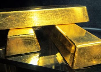 Giá vàng thế giới tiếp đà tăng, tiệm cận mức cao kỷ lục mới