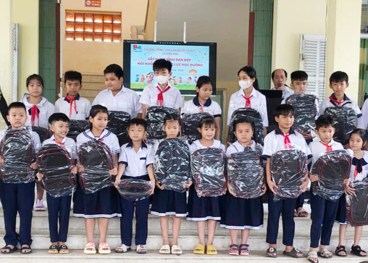 Viện IMRIC – Viện IRLIE phối hợp Tạp chí Doanh nghiệp và Trang trại Việt Nam tiếp sức cho học sinh hiếu học vượt khó tỉnh Bến Tre