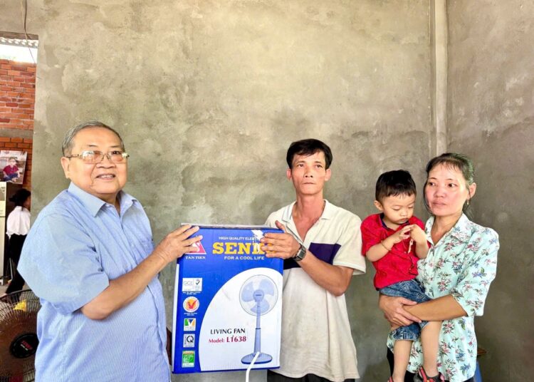 Bến Tre: Trao nhà tình thương thứ 11 tại xã Phước Hiệp, huyện Mỏ Cày Nam