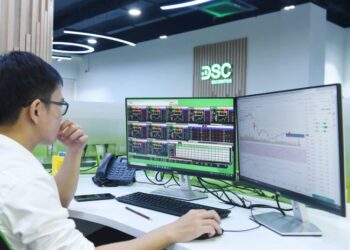 Giao dịch chứng khoán sáng 22/11: Thị trường phân hóa, VN-Index tiếp tục tăng nhẹ