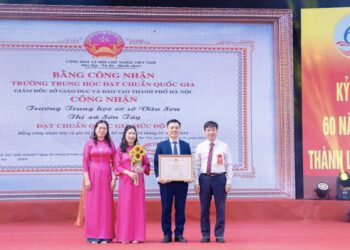 TRƯỜNG THCS VIÊN SƠN TỔ CHỨC TRỌNG THỂ KỶ NIỆM 60 NĂM THÀNH LẬP, ĐÓN NHẬN BẰNG CÔNG NHẬN TRƯỜNG CHUẨN QUỐC GIA