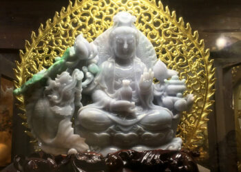 NGƯỜI PHỤ NỮ HÀ THÀNH VỚI NIỀM ĐAM MÊ ĐÁ