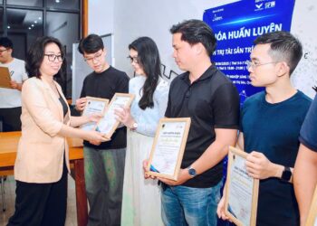 TS. Hồ Minh Sơn tham luận vấn đề pháp lý đặt ra trong việc phát triển và ứng dụng trí tuệ nhân tạo (AI)