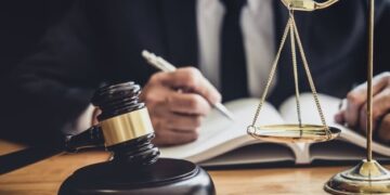 TS. Hồ Minh Sơn yếu tố pháp lý của kẻ thủ ác vụ án giết người liên quan đến việc thăm con sau ly hôn và chủ shop online né đóng thuế sẽ đối diện mức phạt nào?