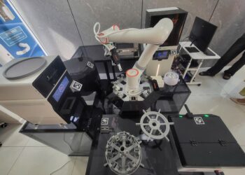 Công nghệ robot làm khay niềng răng tại SingapoDent – bước ngoặt mới cho nha khoa Việt Nam