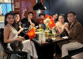 Chuỗi Nhà hàng Donguri Japanese gắn cờ đỏ sao vàng hút khách dịp Quốc khánh 2.9