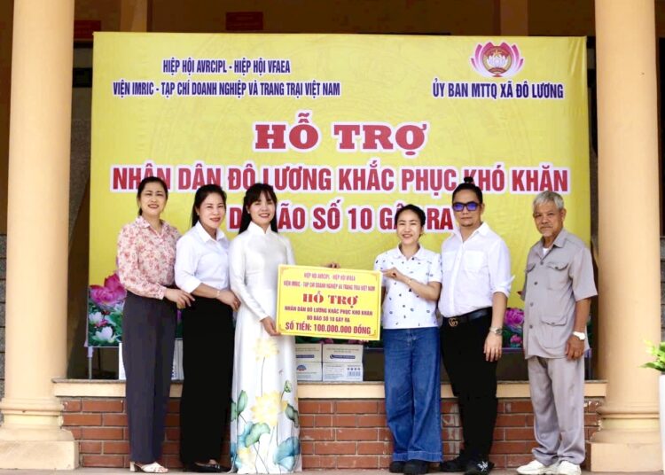 Hiệp hội AVRCIPL chủ trì; phối hợp Hiệp hội VCCDA và Viện IMRIC; Viện IRLIE sẻ chia với đồng bào bị ảnh hưởng bão lũ xã Đô Lương (tỉnh Nghệ An)