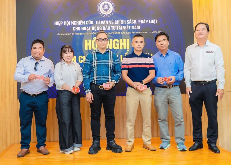 Nhà Báo Phan Thanh Việt – Người kể chuyện bằng hình ảnh và ngòi bút