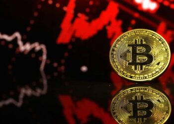 Bitcoin cắm đầu lao dốc, làn sóng bán tháo tiền điện tử tái khởi động
