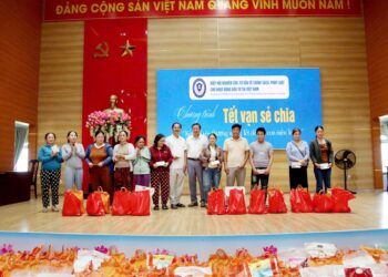 Hiệp hội Nghiên cứu, Tư vấn về Chính sách, pháp luật cho hoạt động đầu tư tại Việt Nam mang xuân ấm áp đến đặc khu Lý Sơn (Quảng Ngãi)